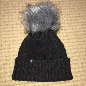oh mega fur pom beanie